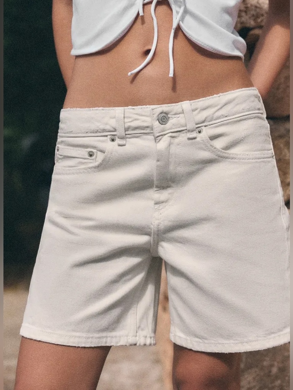 Zara Mid-Rise Bermuda Shorts size US 2, 26